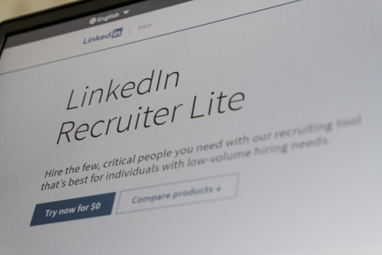 Site Do Recrutador Lite Do Linkedin Na Tela Do Laptop Lq7Zkgy43pw